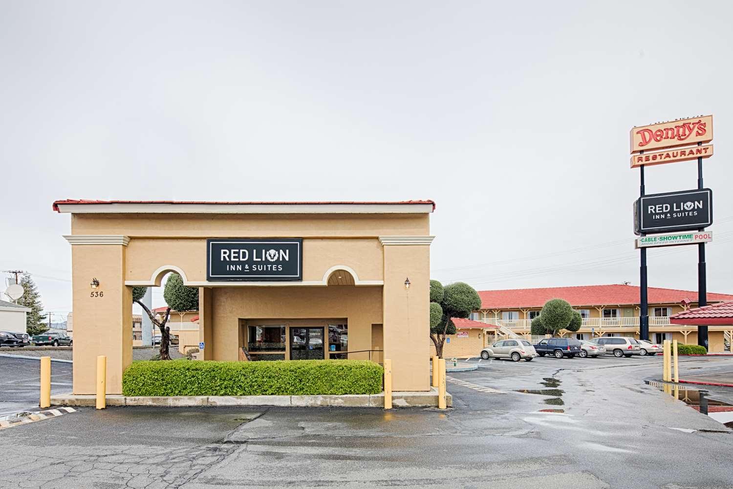 Red Lion Inn & Suites Redding Esterno foto