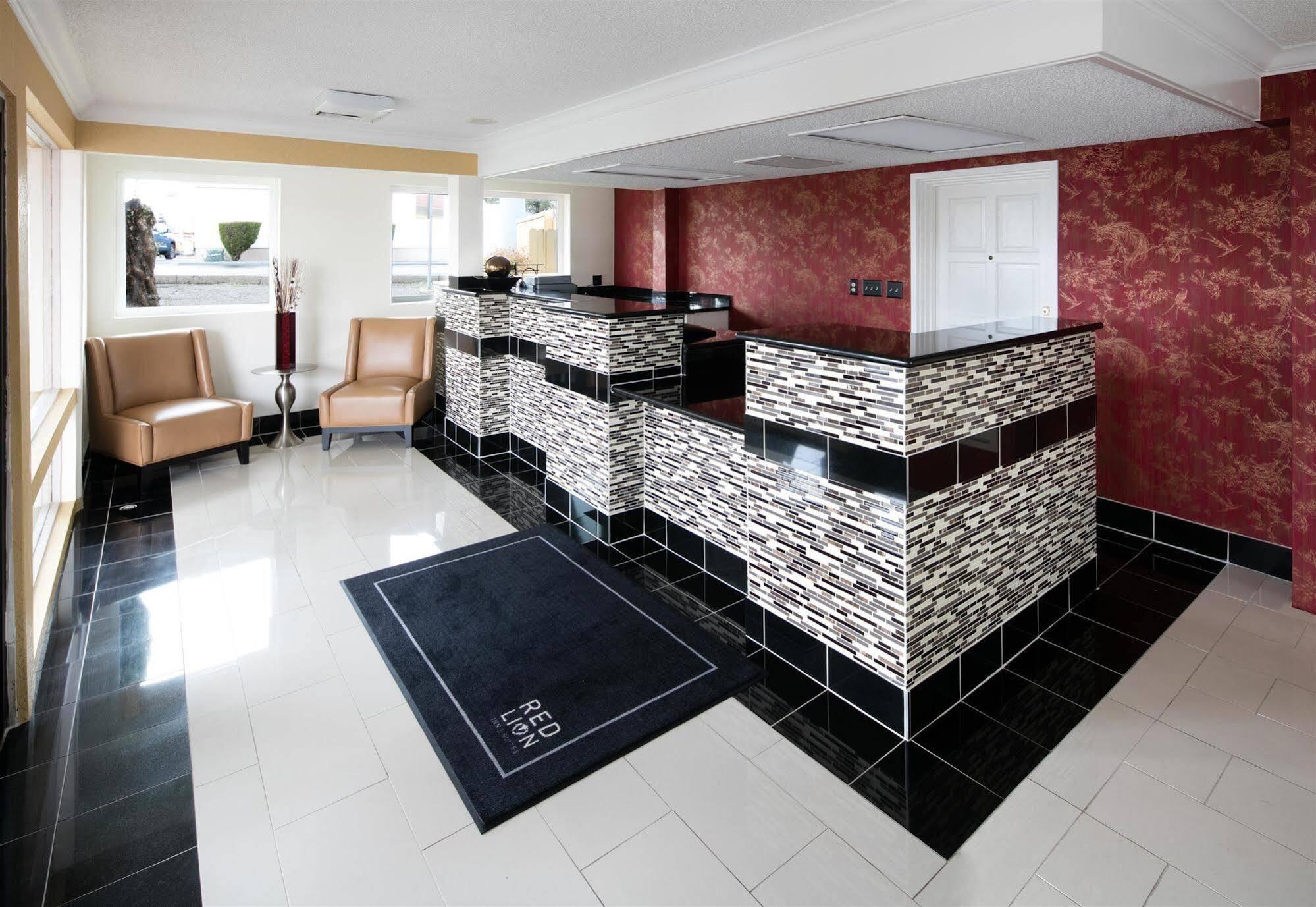 Red Lion Inn & Suites Redding Esterno foto