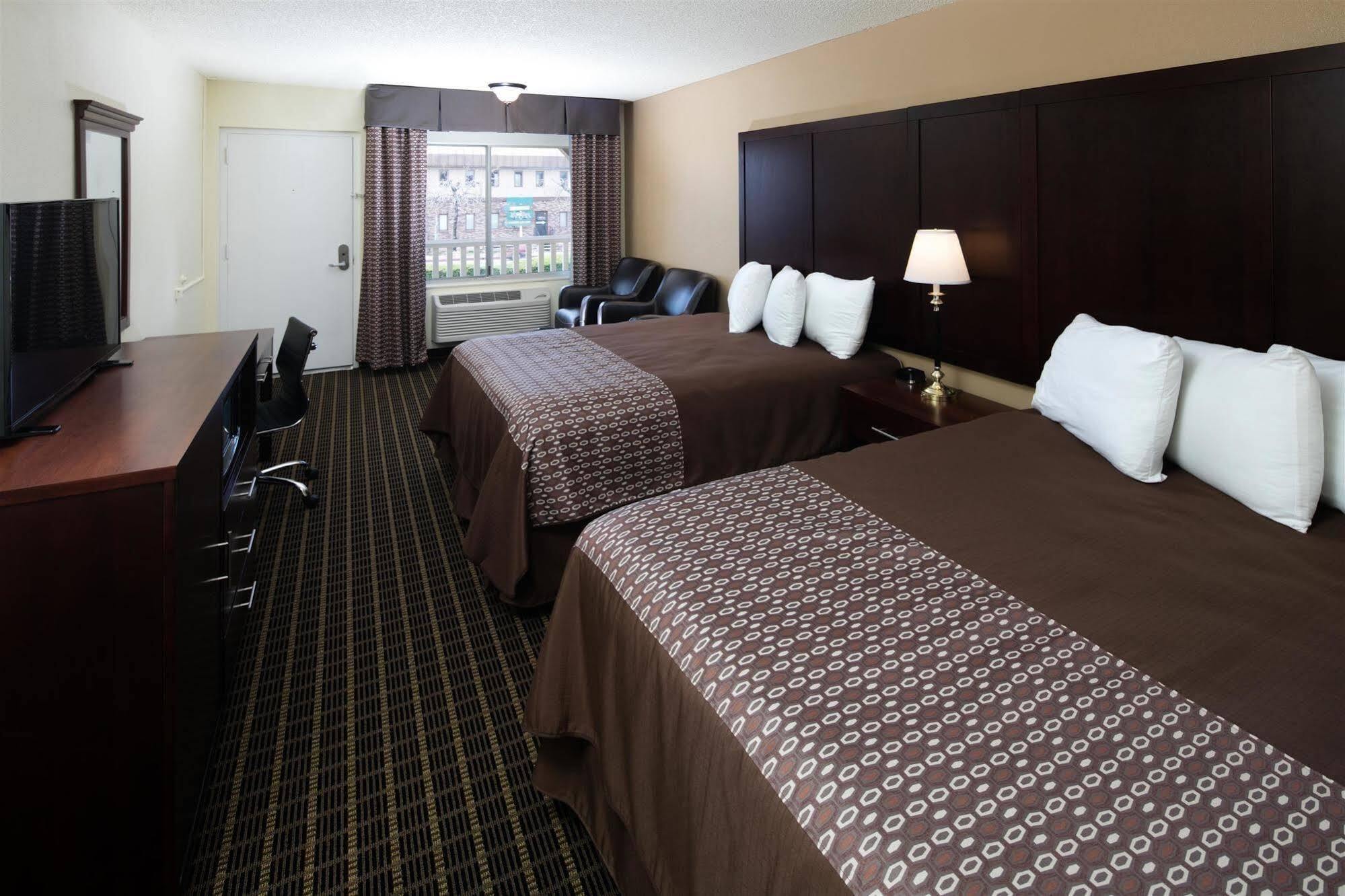 Red Lion Inn & Suites Redding Esterno foto